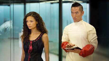 Thandie-Newton-as-Maeve-and-Leonardo-Nam-as-Felix-in-HBOs-Westworld
